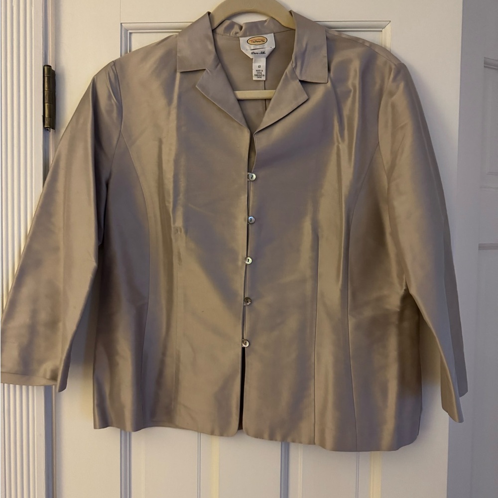 Elegant Women's Gray Jacket